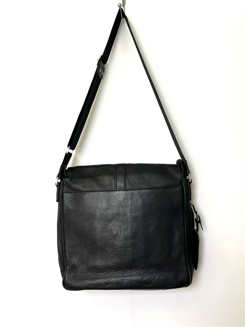 BOSCA Black Leather Crossbody Bag Pockets